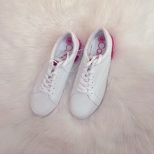 New Calvin Klein sneakers in Size 10